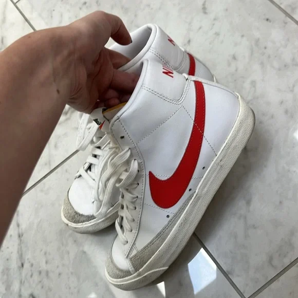 Nike Blazers Women’s - Picture 3 of 5